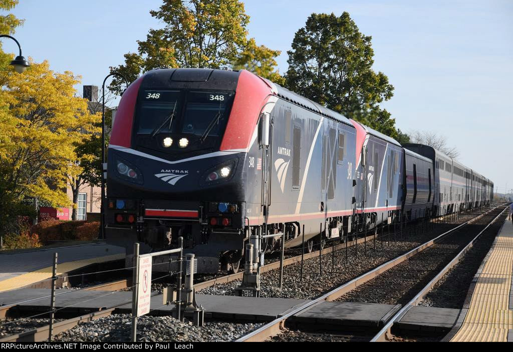 "Empire Builder" cruises west